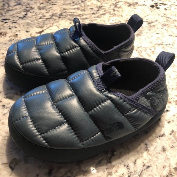 boys north face slippers